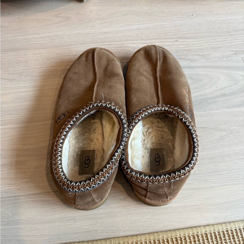 Men’s ugg slippers